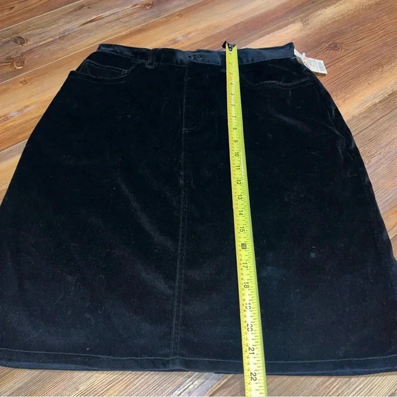 St Johns Bay Skirt Size 8 Petite Knee Length Black Velour Pencil Skirt 5 Pocket - Picture 7 of 12